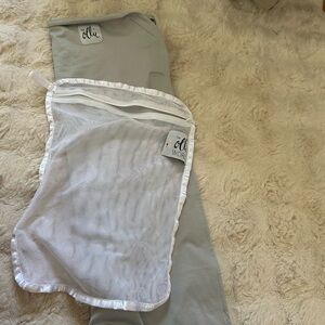 NWOT Stone Grey Ollie swaddle